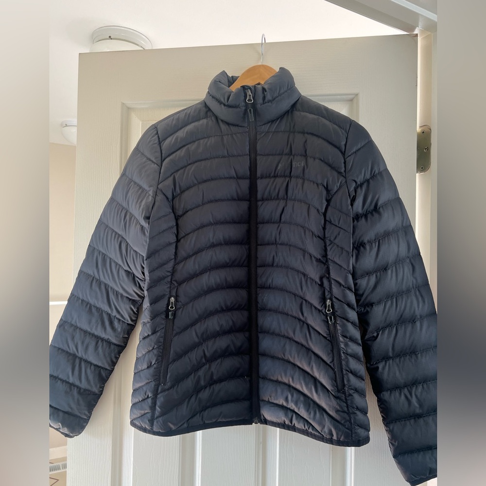 Women’s black Marmot 600 Fill down jacket